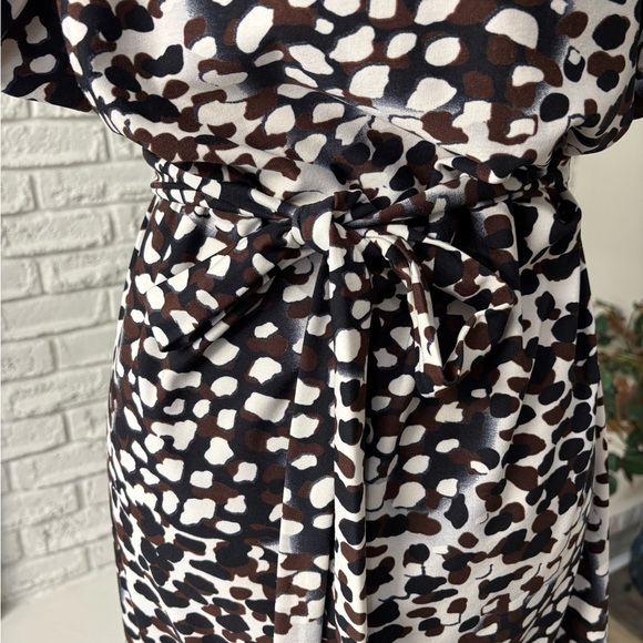 Elegant Black Midi Length Dress by Jessica, with Flutter-Style Sleeves. Size 14 - Picture 5 of 10